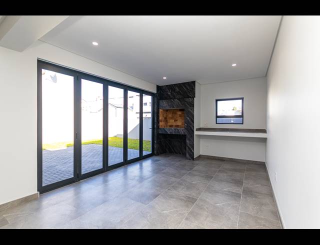 4 BEDROOM FREEHOLD FOR SALE IN SANDOWN